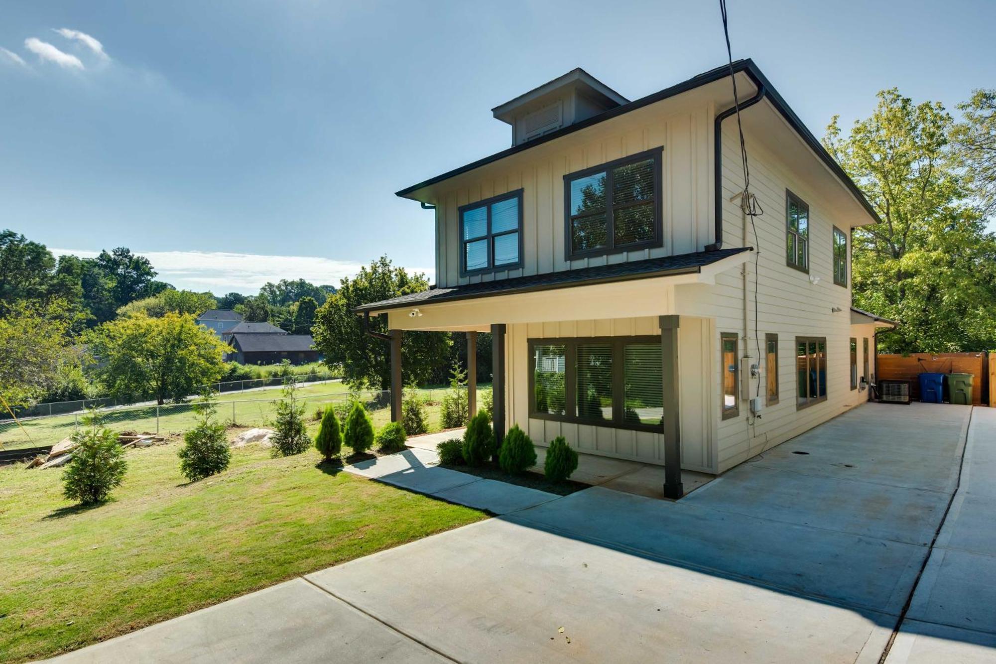 Luxury Smart Home 2 Miles To Downtown Atlanta! Exterior photo